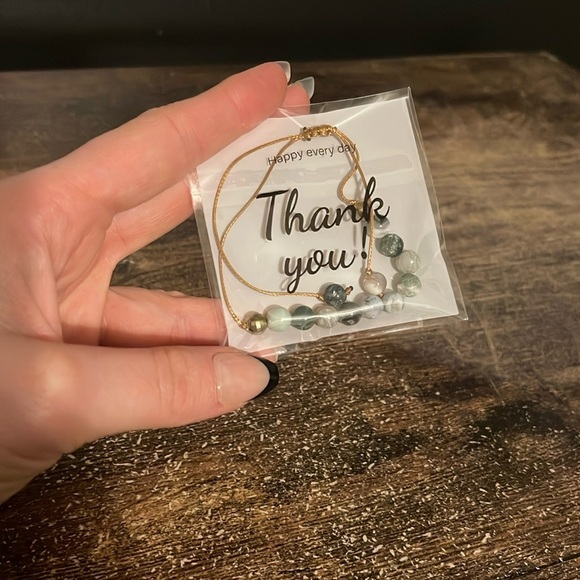 Adjustable beaded glue bracelet - Picture 1 of 2